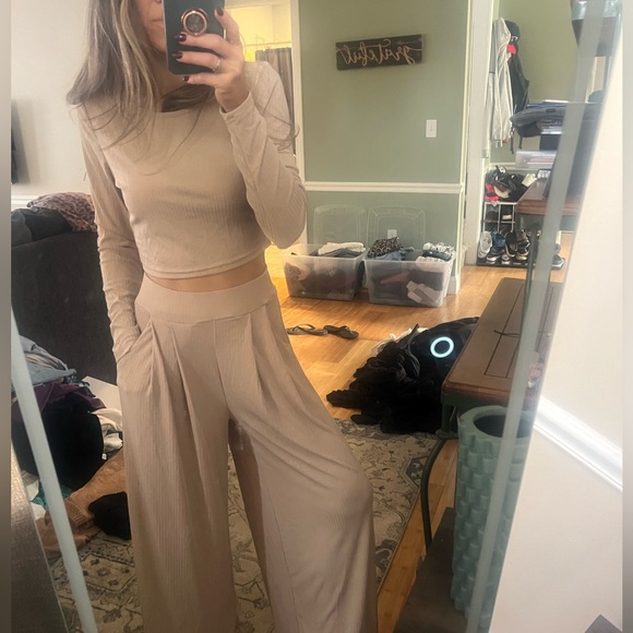 Two piece lounge, work, go out set - Picture 3 of 6